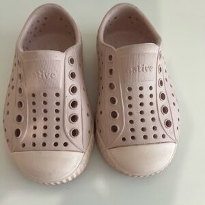 Native Jefferson Child in dusty pink Lightweight and Waterproof